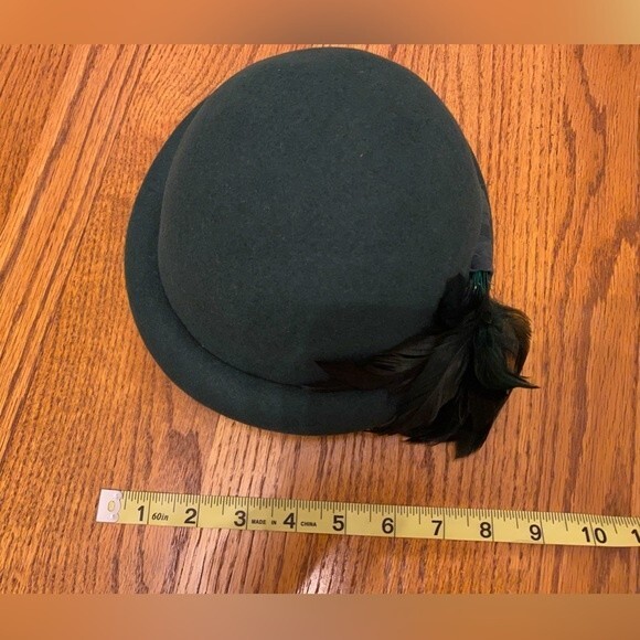 Janyth Roy 1950s Vintage Wool Felt Emerald Green Rolled Bowler Feather Half Hat - Picture 11 of 13